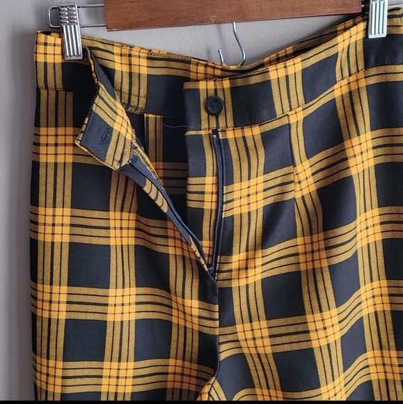 Neaitiful Nasty Gal High Waisted Check Print Tapered Pants Size 4 Zip / Button - Picture 8 of 8